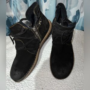 LIKE NEW! Born Black Distressed Ankle Boots. Woman’s Size 9. Medium Width.